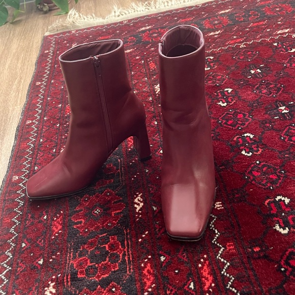 Wine color booties - Picture 2 of 3